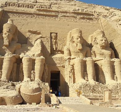 ارتفاع إيرادات مصر من السياحة لـ 5.5 مليار دولار 